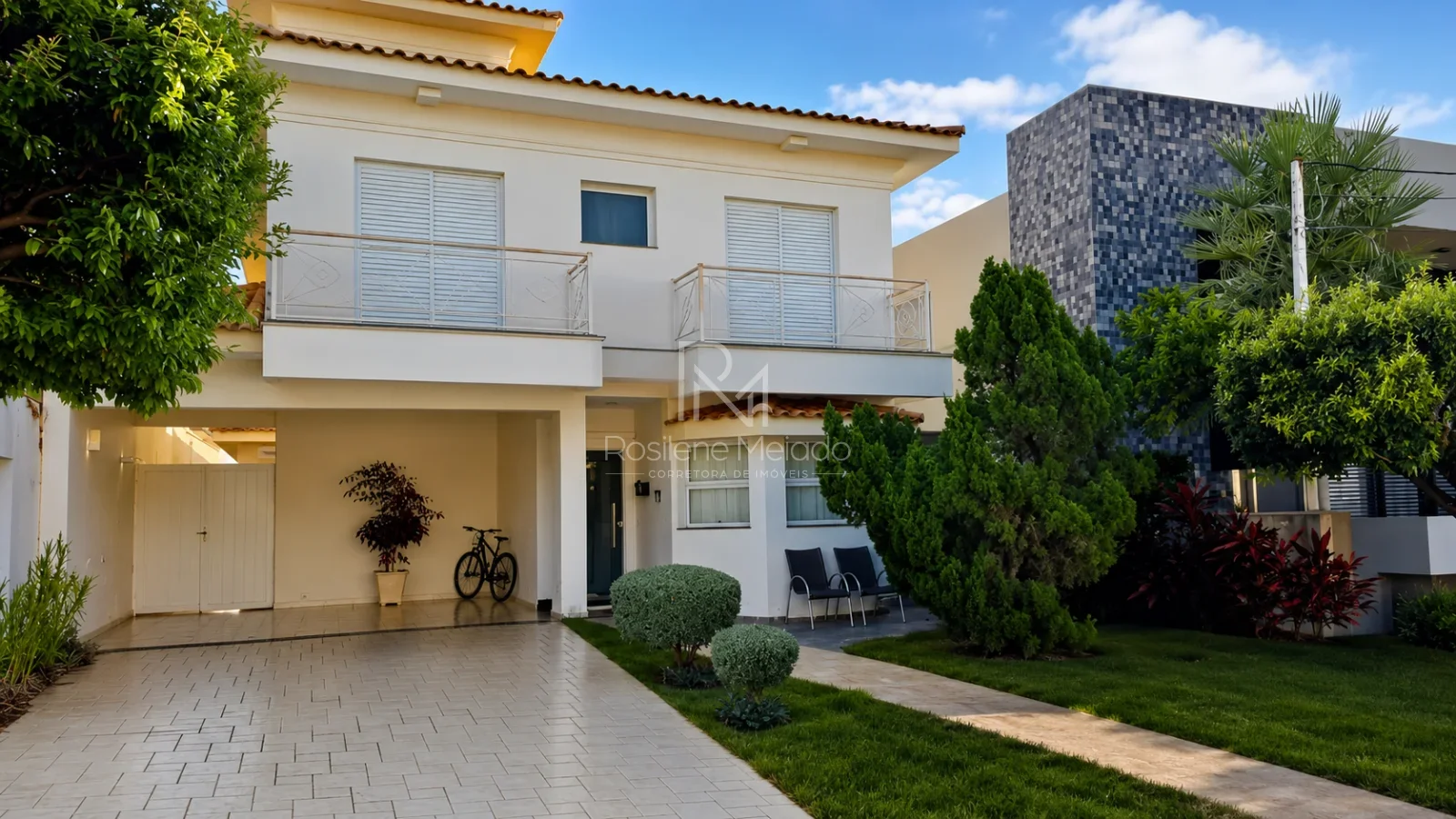 Casa a venda no condomínio Damha I com piscina e área gourmet