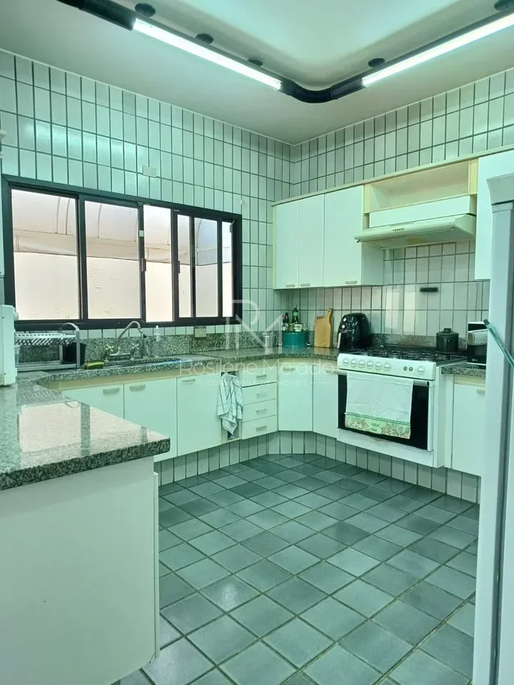Casa a Venda no Condomínio João Paulo II, Quatro suítes — foto 5