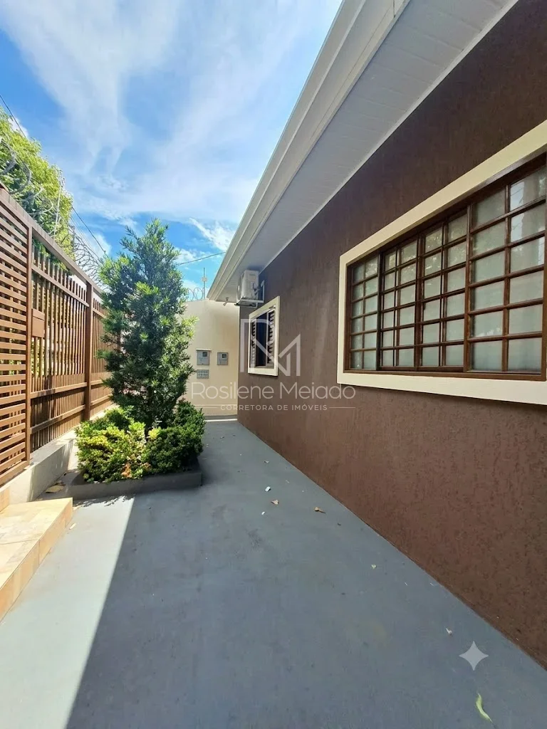 Casa a Venda no bairro Santa Helena em Presidente Prudente. Excelente oportunidade para morar ou empreender próximo ao centro da cidade.
